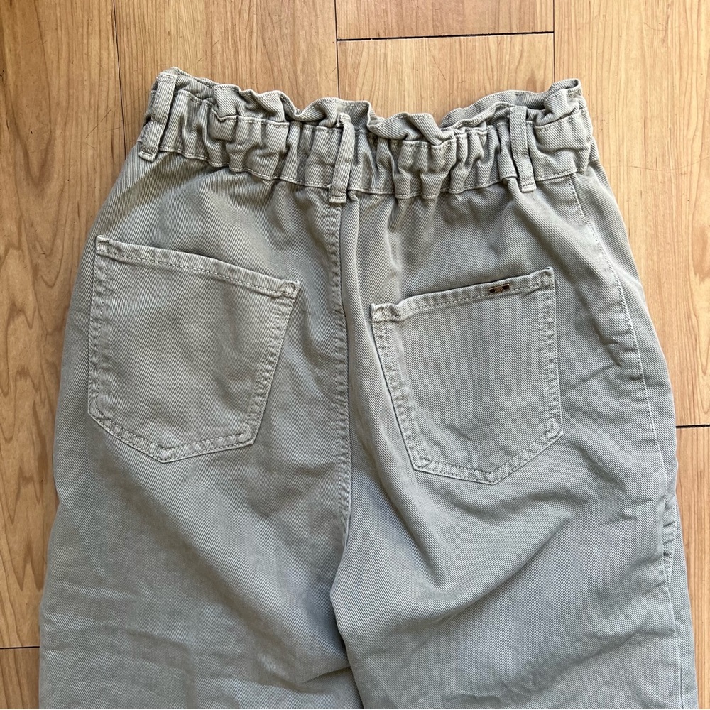 SOLD🛑ZARA High Waisted Khaki "Paperbag"
Baggy Ankle Jeans Olive Green Sz 2 - Picture 11 of 12
